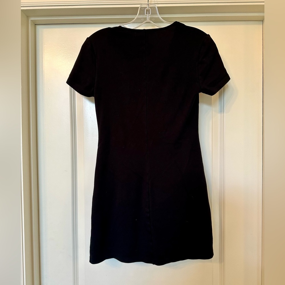 Forever21 - Adorable Black Open Neckline Dress - Perfect Condition! - Picture 4 of 4